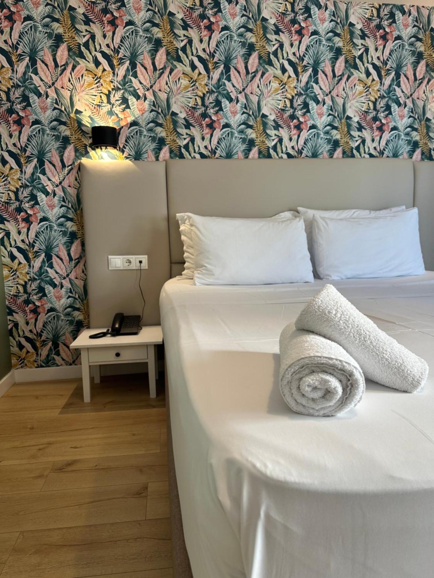 Hotel_Tier Athena Bagian luar foto