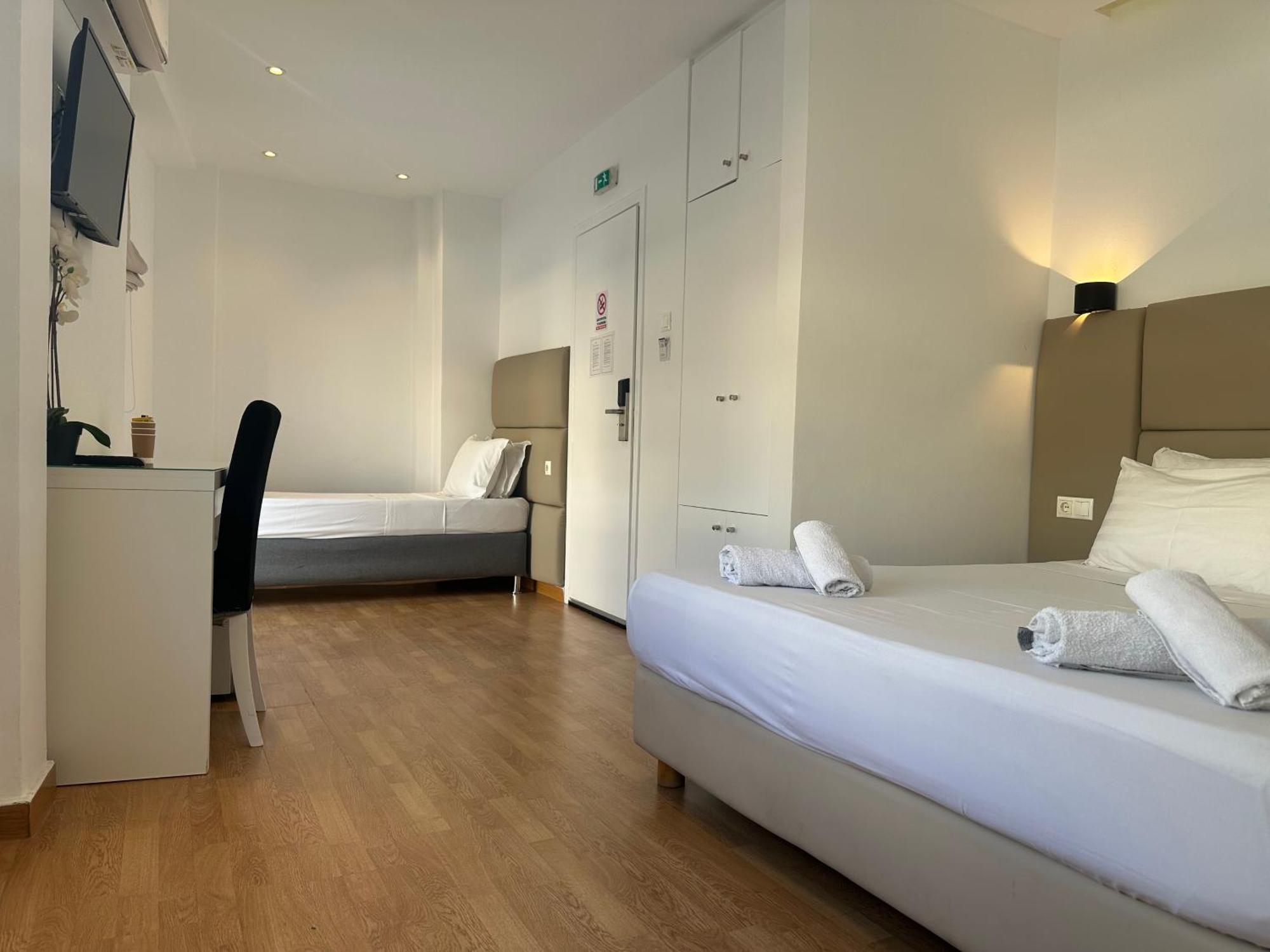 Hotel_Tier Athena Bagian luar foto